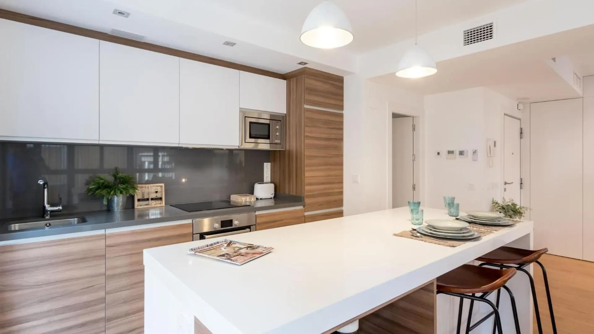 Chezmoihomes Plaza Nueva Luxury Grenade Appartement