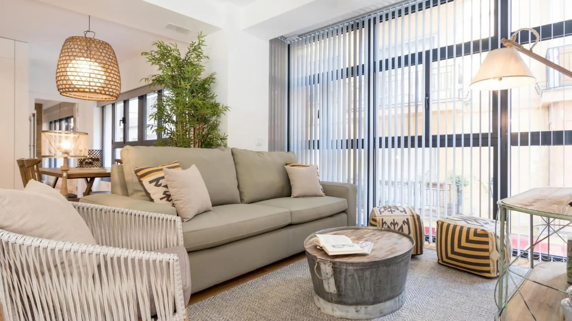 Chezmoihomes Plaza Nueva Luxury Granada Apartment