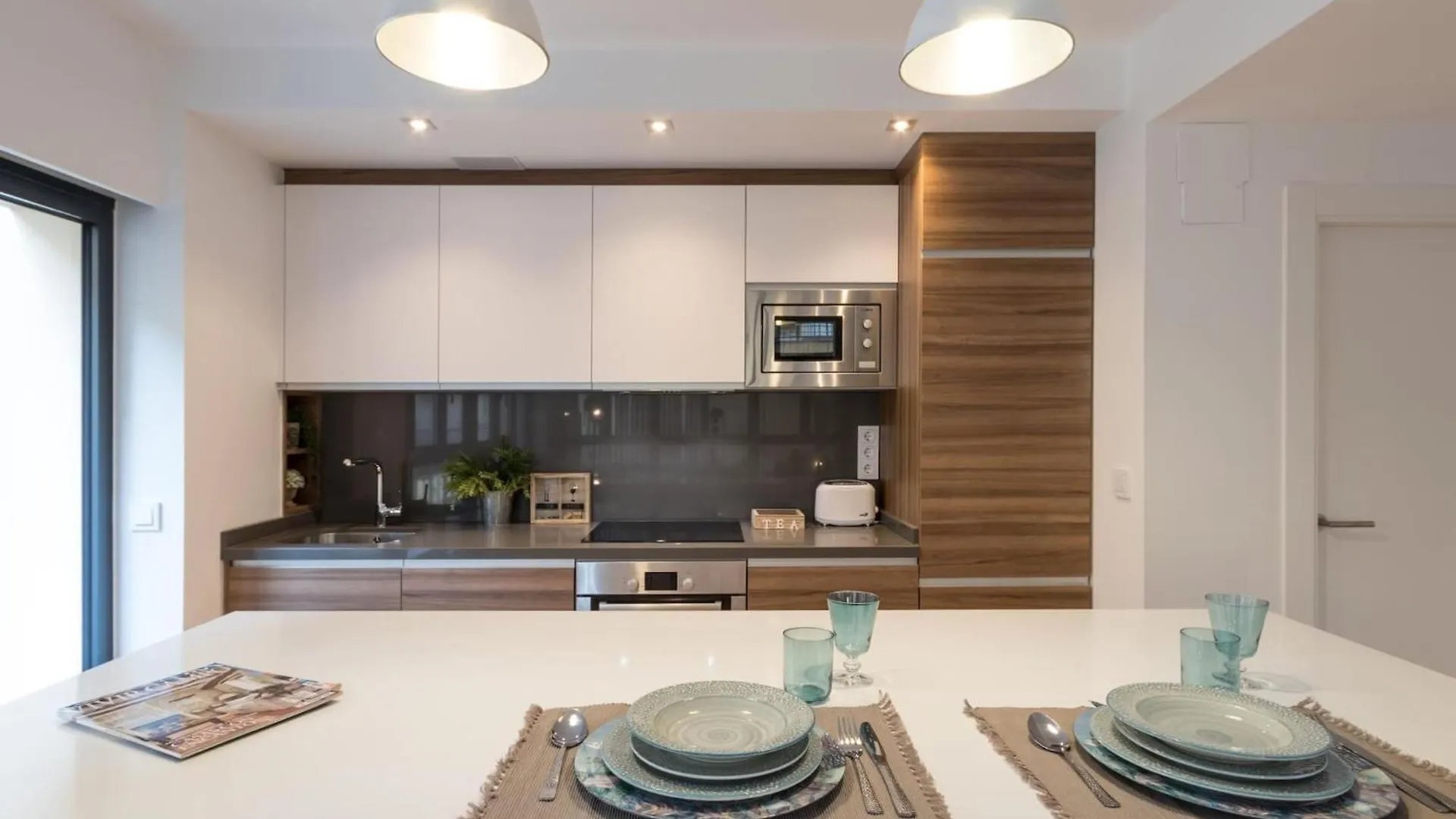 Chezmoihomes Plaza Nueva Luxury Granada Apartment